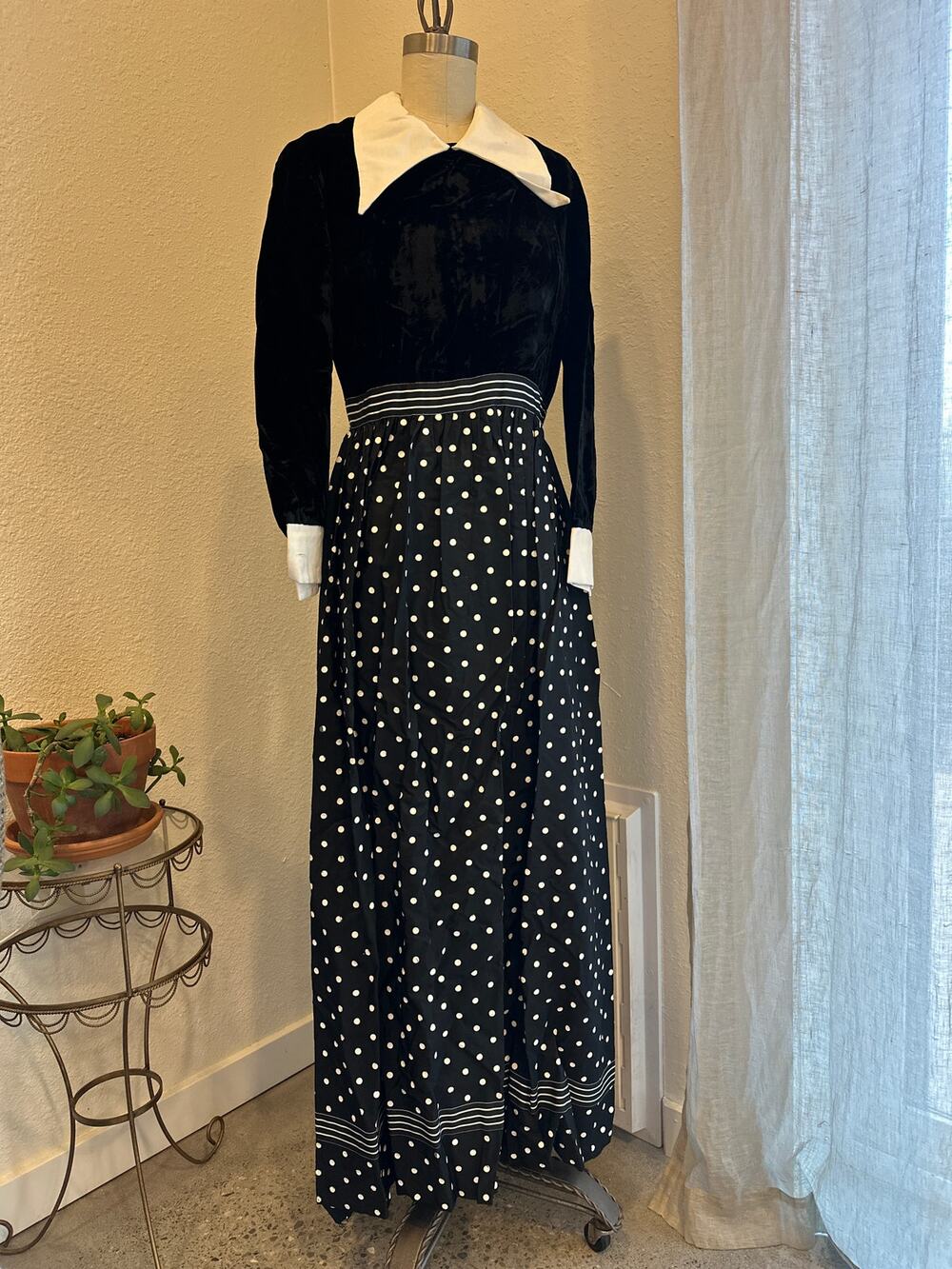 Moody Street by Puritan Women’s M Maxi Dress Black White Polka Dot Velvet